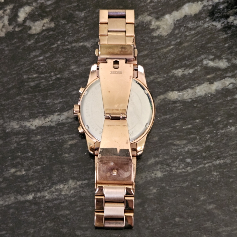 Mk Watch - image 3